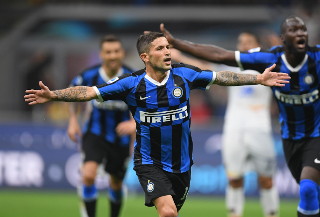 巴萨26／27赛季主场球衣谍照：配色灵感源自翻新后的诺坎普（巴萨26／27赛季主场球衣谍照流出：配色灵感取自焕新后的诺坎普）