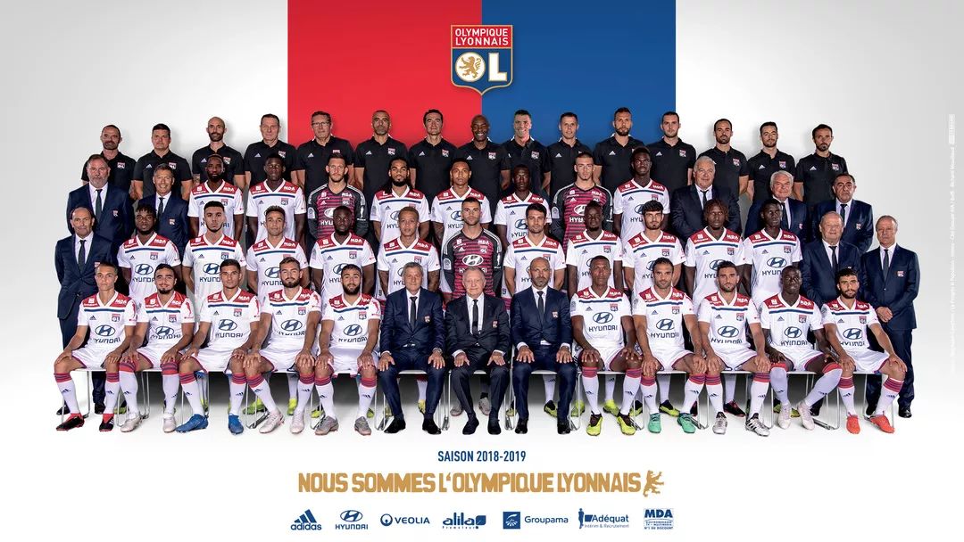 西班牙大名单：亚马尔领衔，奥尔莫在列，卡瓦哈尔、佩德里伤缺（西班牙最新名单：亚马尔领军，奥尔莫入选，卡瓦哈尔与佩德里因伤无缘）