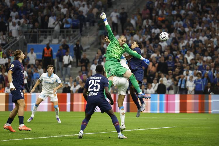 超过利物浦2分了，曼联这会真的复兴了吧？（领先利物浦2分，曼联这次真的迎来复兴了吗？）