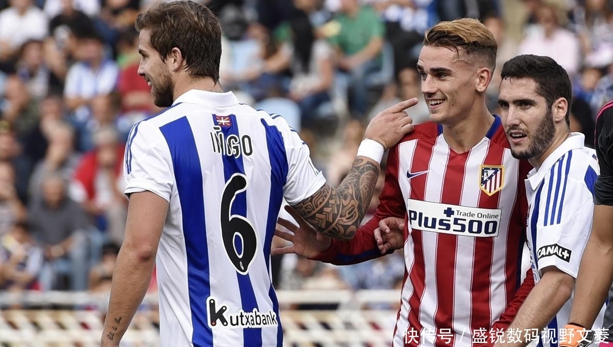 霍安说巴萨和切尔西上半场势均力敌，主持人：以为我们没看球吗？（霍安称巴萨与切尔西半场五五开，主持人反问：把我们当没看球的？）