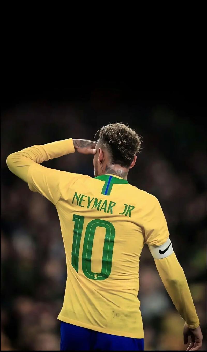 巴黎人报：普拉蒂尼起诉FIFA前高层，指控其发表对自己的指责（巴黎人报：普拉蒂尼起诉前FIFA高层，称其曾公开指责自己）