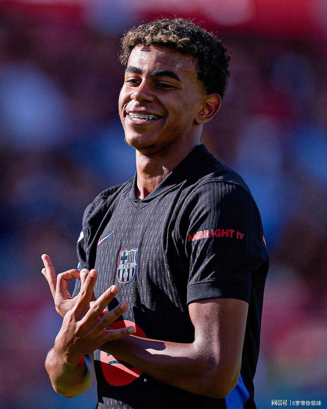 楚阿梅尼：我更喜欢踢6号位；阿隆索经常就后腰位置指导我（楚阿梅尼：更偏爱踢6号位，阿隆索常就后腰职责指点我）