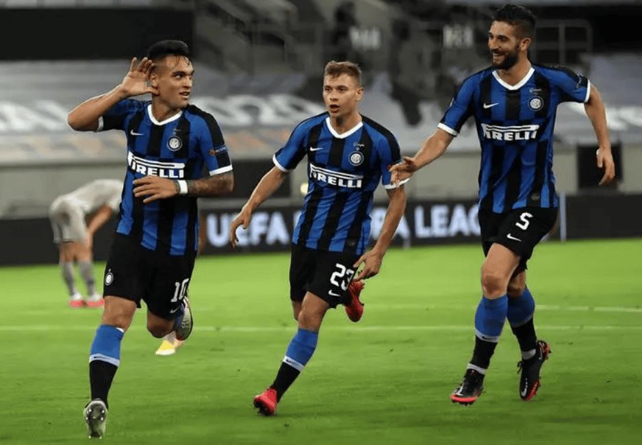 创历史，埃因霍温是首支正式比赛在安菲尔德打进3球的荷兰球队（历史首例！埃因霍温成首支在安菲尔德正式赛攻入3球的荷兰队）