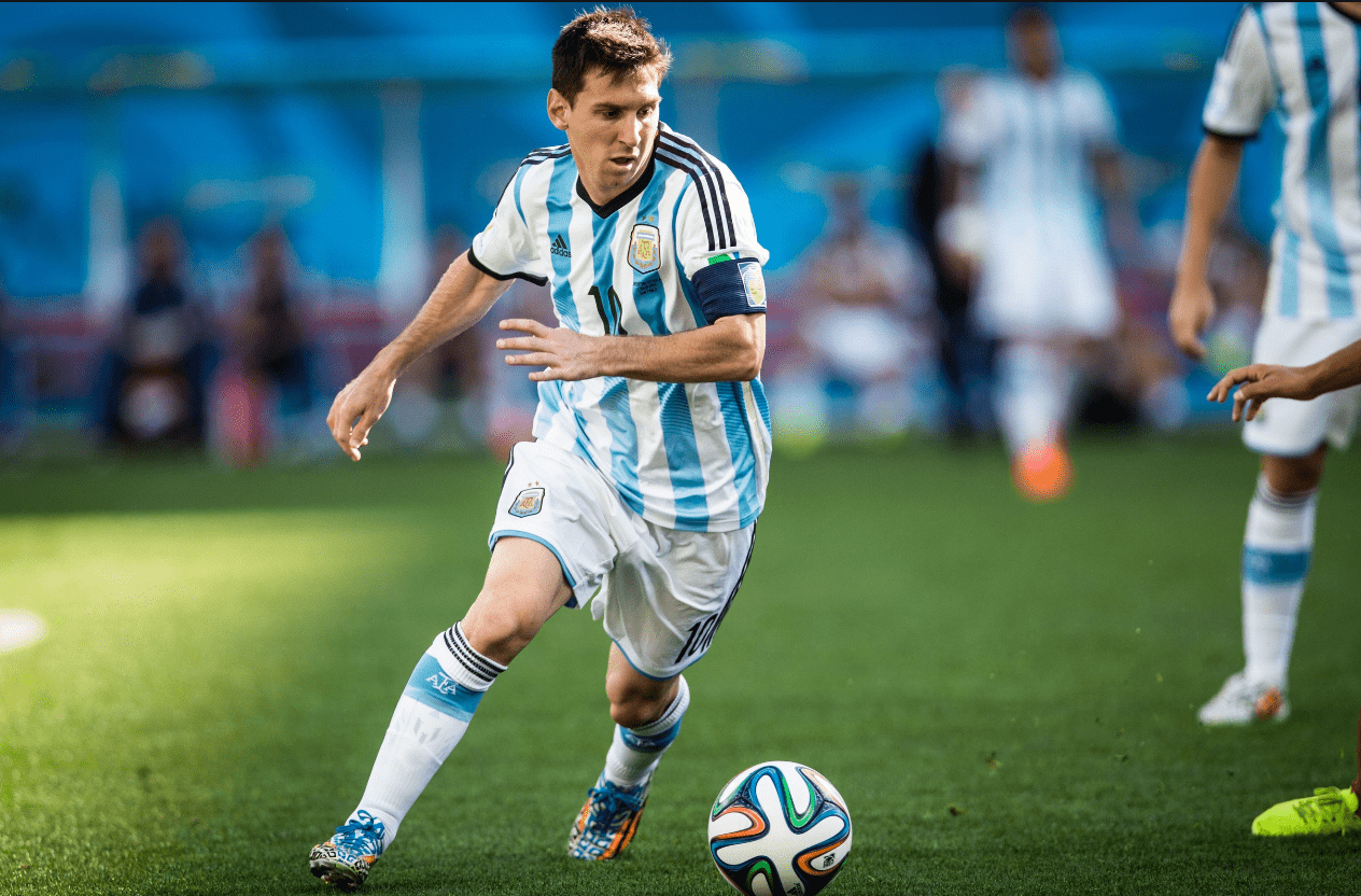 比利时年度最佳教练候选：孔帕尼、摩纳哥主帅波科尼奥利在列（比利时年度最佳教练候选名单出炉：孔帕尼与摩纳哥主帅波科尼奥利入选）