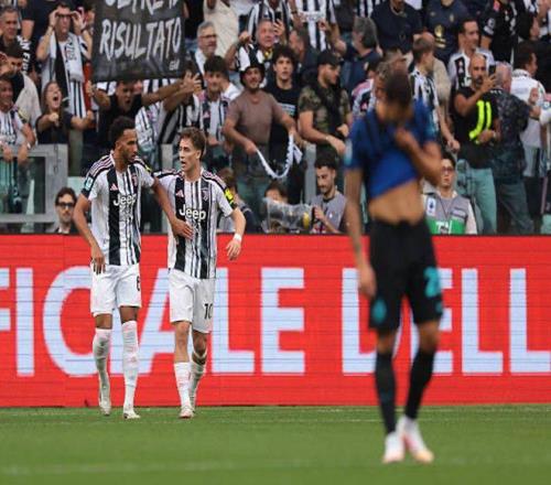 足球这项运动陪伴了我整个初高中，今天我十八岁了，...（从初高中到十八岁，足球一直在我身边…）