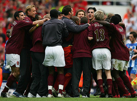 记者：当初是佩普要国足跟越南打对攻，还开小会不让陈洋参加