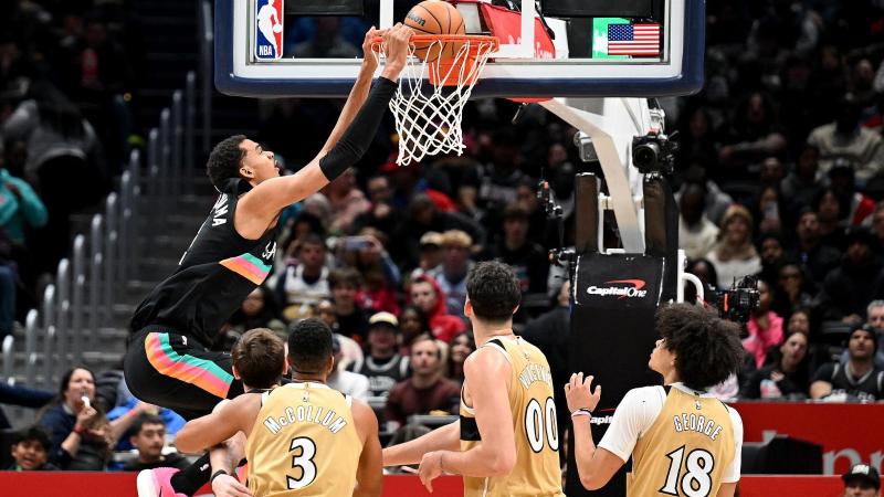 中国U22vs越南U22：拜合拉木、徐彬先发，胡荷韬、贺一然出战（中国U22对阵越南U22：拜合拉木、徐彬首发，胡荷韬、贺一然登场）