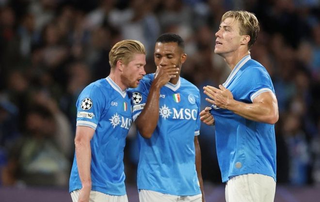 身残志坚！布基纳法索边锋2年前左眼失明，仍坚持职业足球之路（左眼两年前失明仍不言弃，布基纳法索边锋坚守职业足球梦）