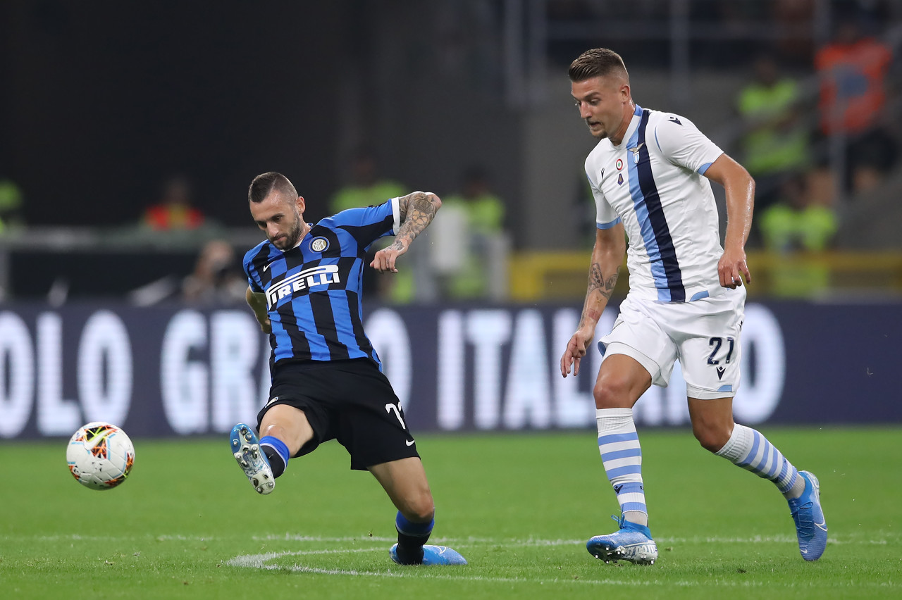 客场作战依然踢得从容（客场征战依旧从容不迫）