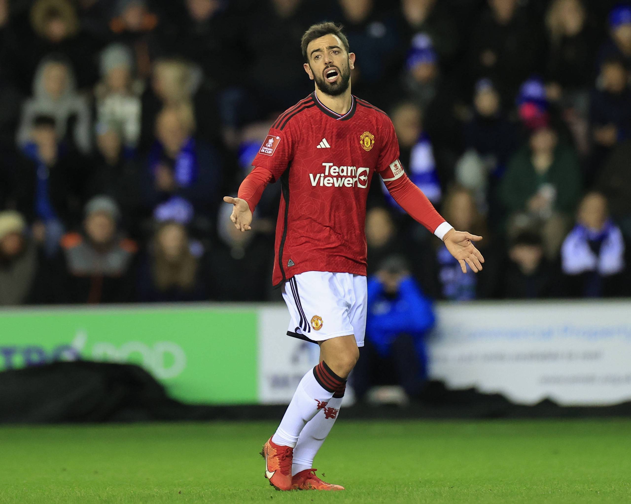 接班范戴克！曝利物浦求购德国主力中卫 多特开价5000万镑（曝利物浦欲斥5000万镑签德国主力中卫，被视为范戴克接班人，多特标价已定）