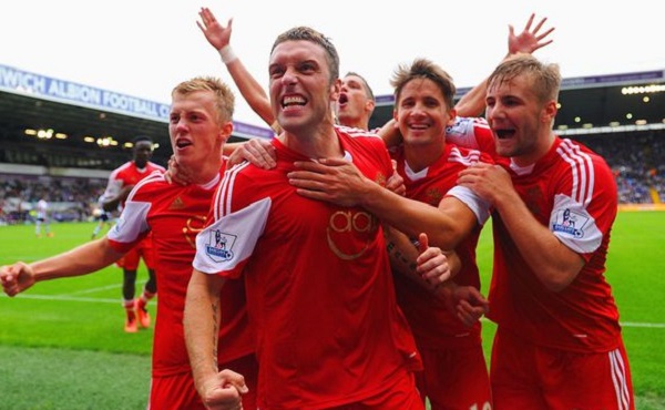 西甲半场：伦布雷拉斯闪击，亚马尔破门，巴萨2-1阿拉维斯（西甲半场战报：伦布雷拉斯闪击，亚马尔破门，巴萨2-1暂领先阿拉维斯）