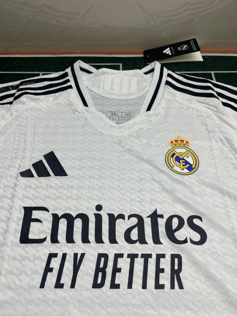 亚马尔被换下后不太高兴？弗里克打趣：下场我就让亚马尔替补（亚马尔被换后显不悦？弗里克笑称：下一场让他坐替补）