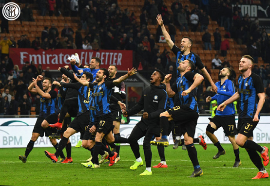 澳超前瞻：西悉尼流浪者德比战意十足，悉尼FC联赛高歌猛进（澳超前瞻：西悉尼流浪者德比斗志昂扬，悉尼FC联赛势不可挡）