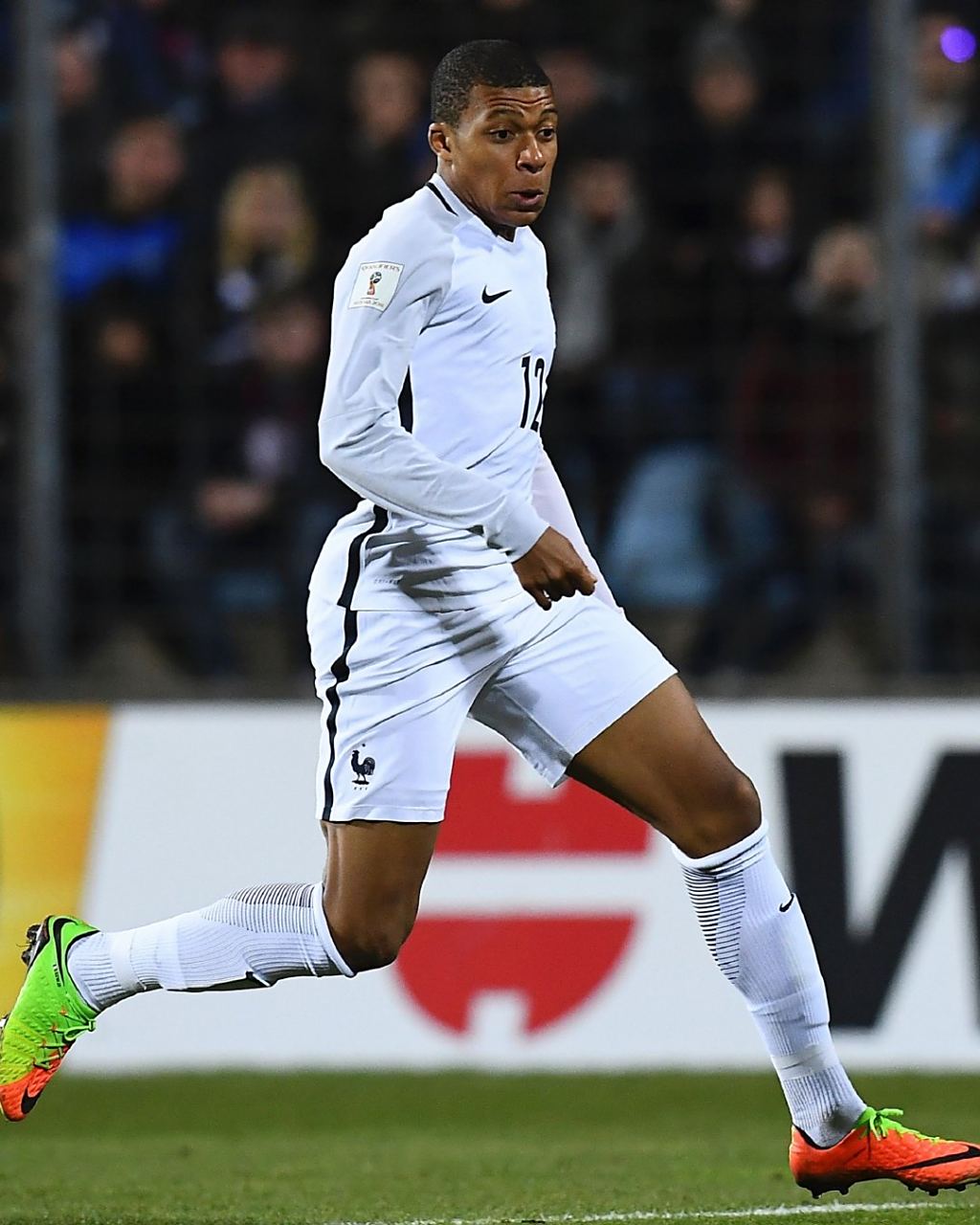 世体：沙特将莱万、阿拉巴、吕迪格列入明年夏天引援计划（西媒：沙特将莱万、阿拉巴、吕迪格纳入明夏引援名单）